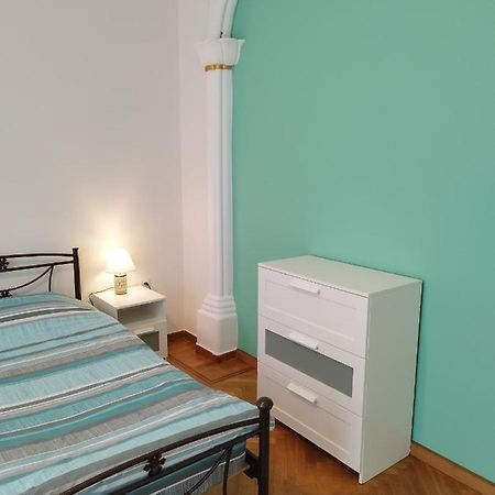 Комната Pilika 4Room With Shared Bath Atenas Exterior foto